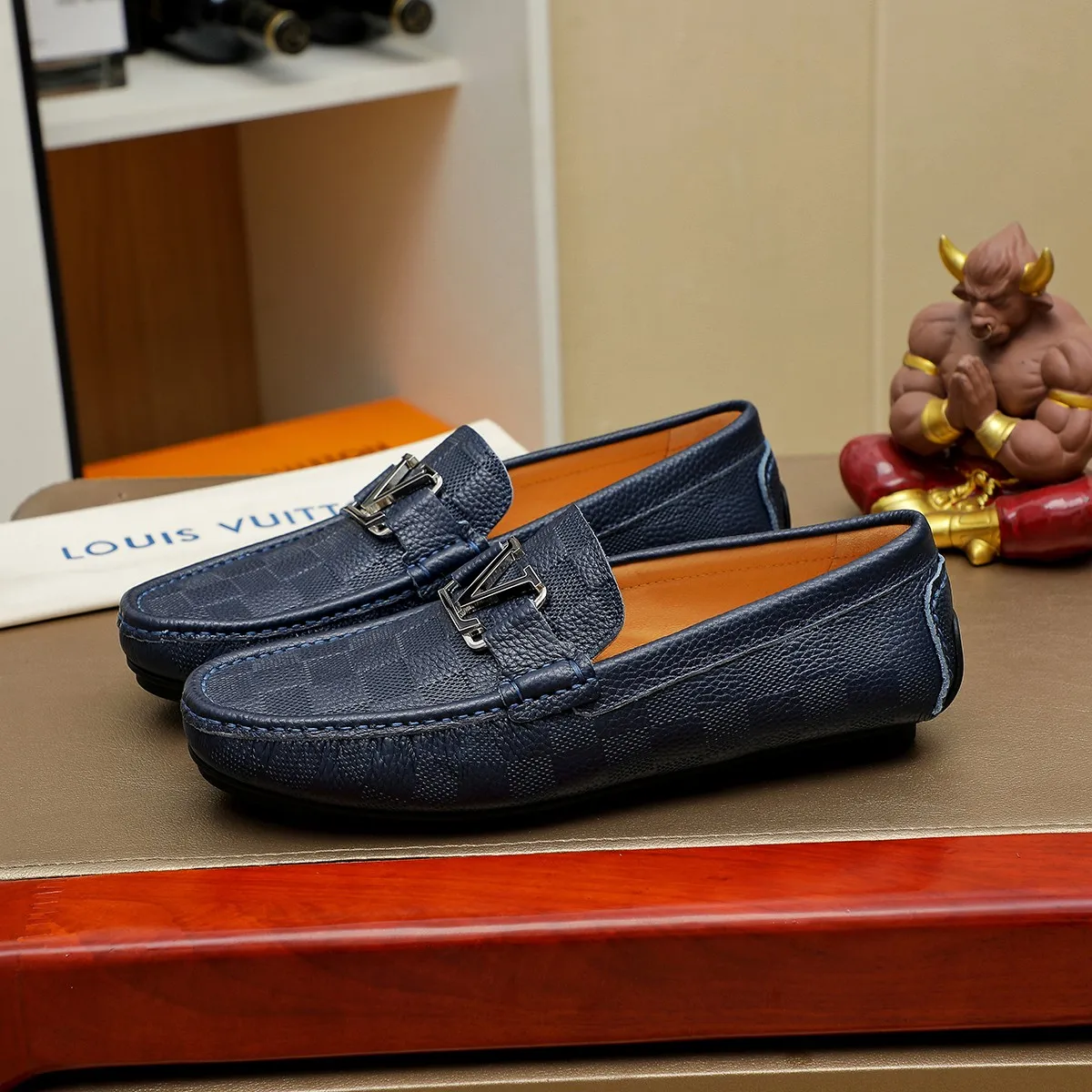Men's shoes 💰360 💰 LV Louis Vuitton's top-quality Peaches men's shoes 💯Original copy of the official website, the upper is made of imported official website 1:1 material ❌Italian 🇮🇹 cowhide surface, imported pigskin lining. It’s definitely not made with ordinary craftsmanship, it’s the model used by celebrities! The factory’s craftsmanship is designed to create the most perfect shoes for trendy men! Colors available! 38-44 yards